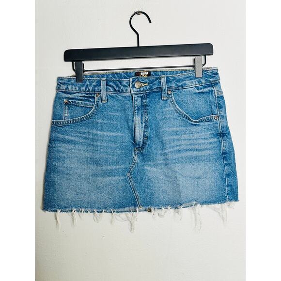 LEE Blue Medium Wash Cotton Denim Low Rise Mini Skirt Size 27 - Picture 4 of 9